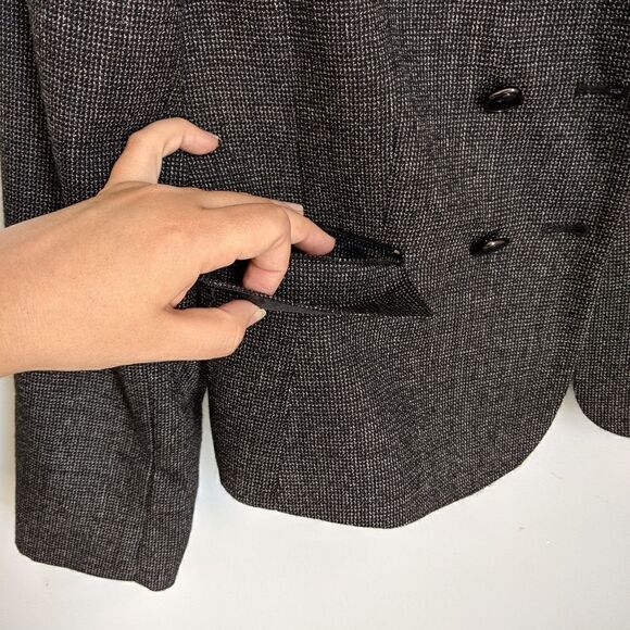 Tahari Gray 100% Wool Career Blazer 6 Button Pockets Lined Women’s Size 8 Medium - Picture 5 of 7